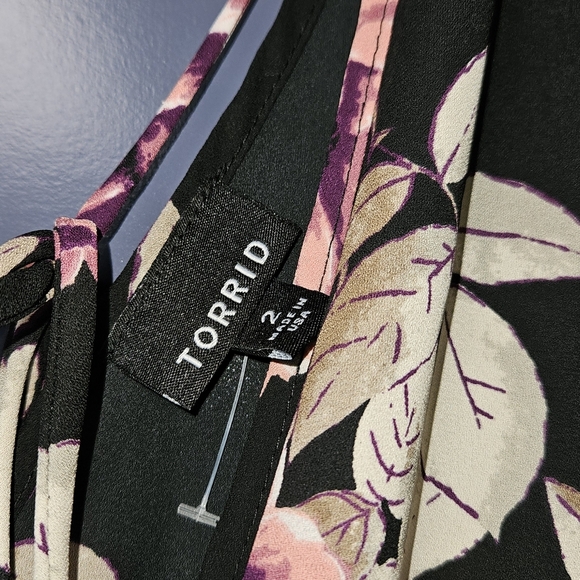 Torrid Black and Pink Floral Wrap Blouse Plus Size 2XL - Picture 3 of 6